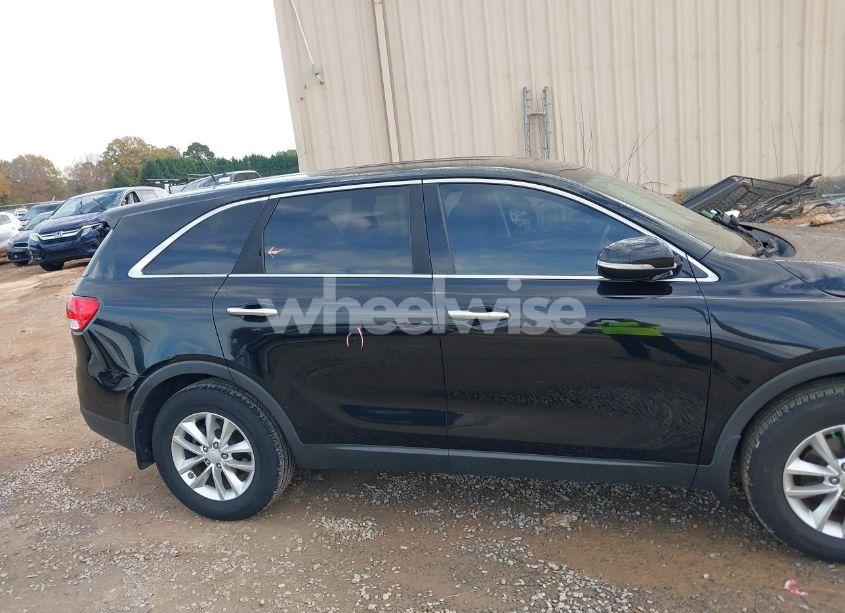 Photo 13 of 2016 Kia Sorento 2.4L L (VIN 5XYPG4A33GG115819)