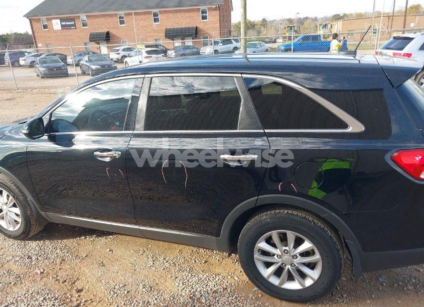 Photo 14 of 2016 Kia Sorento 2.4L L (VIN 5XYPG4A33GG115819)