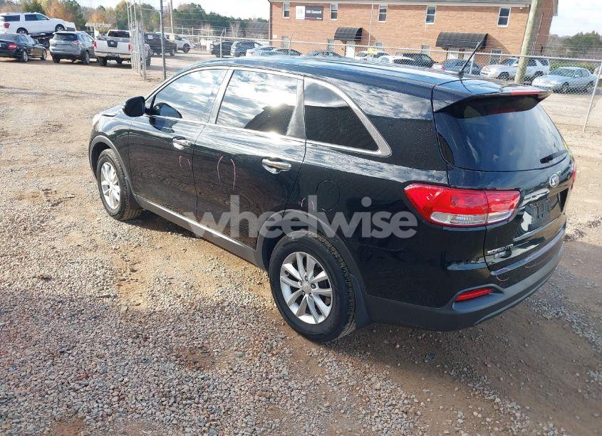 Photo 3 of 2016 Kia Sorento 2.4L L (VIN 5XYPG4A33GG115819)