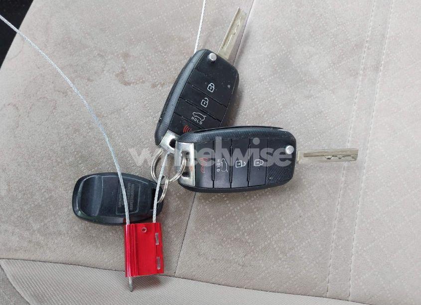 Photo 11 of 2016 Kia Sorento 2.4L LX (VIN 5XYPG4A33GG129218)