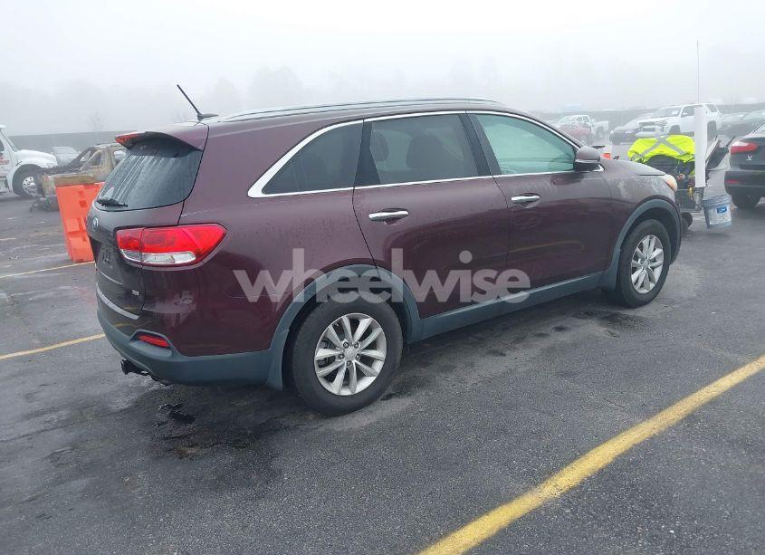 Photo 4 of 2016 Kia Sorento 2.4L LX (VIN 5XYPG4A33GG129218)