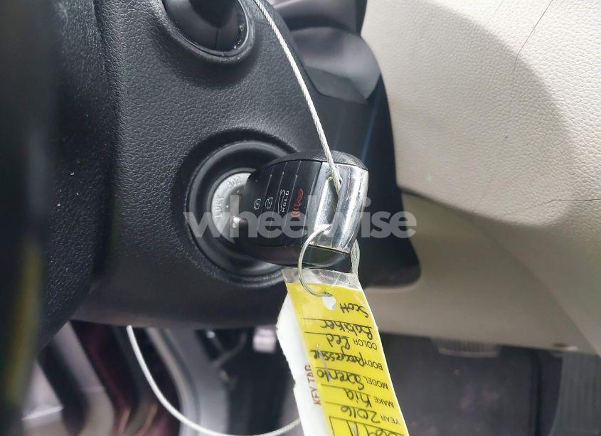 Photo 11 of 2016 Kia Sorento 2.4L LX (VIN 5XYPG4A33GG137898)