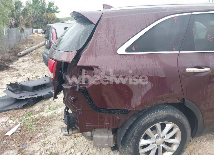 Photo 18 of 2016 Kia Sorento 2.4L LX (VIN 5XYPG4A33GG137898)