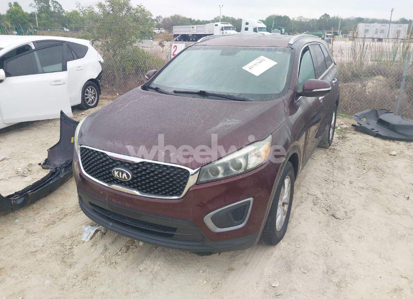 Photo 2 of 2016 Kia Sorento 2.4L LX (VIN 5XYPG4A33GG137898)