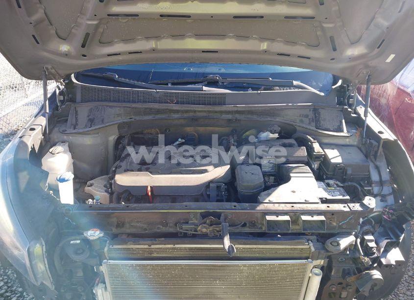 Photo 10 of 2016 Kia Sorento 2.4L L (VIN 5XYPG4A33GG149310)