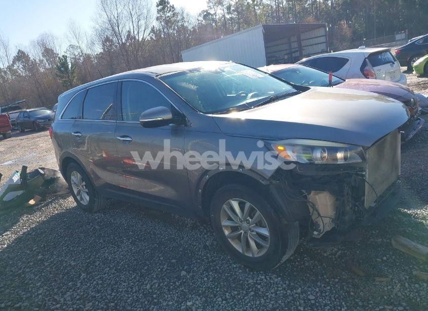 Photo 14 of 2016 Kia Sorento 2.4L L (VIN 5XYPG4A33GG149310)