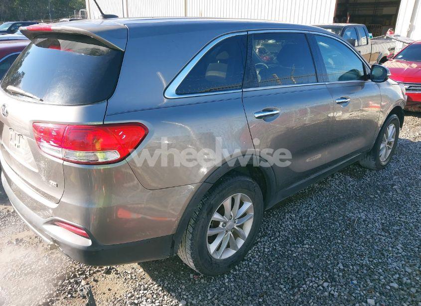 Photo 4 of 2016 Kia Sorento 2.4L L (VIN 5XYPG4A33GG149310)