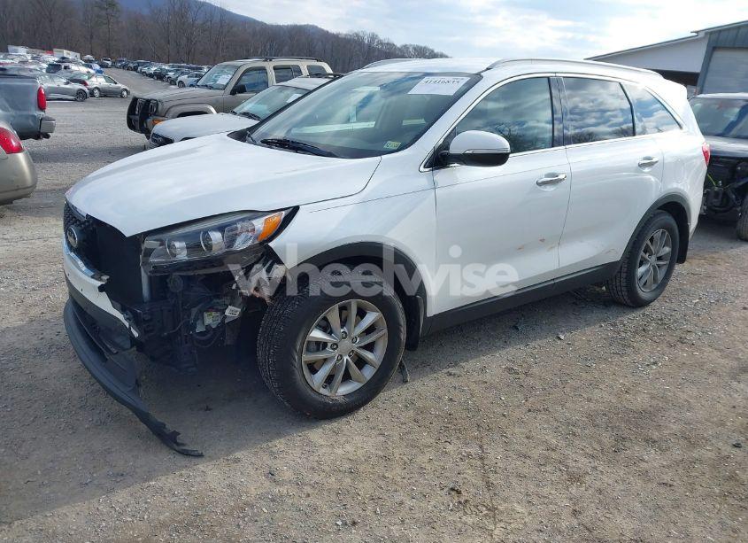 Photo 2 of 2016 Kia Sorento 2.4L LX (VIN 5XYPG4A33GG172991)