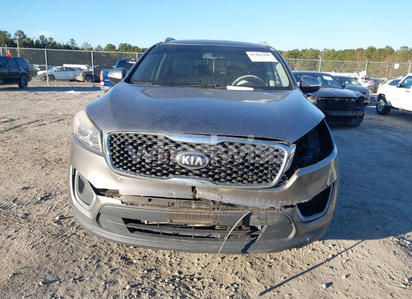 Photo 12 of 2016 Kia Sorento 2.4L LX (VIN 5XYPG4A33GG173042)