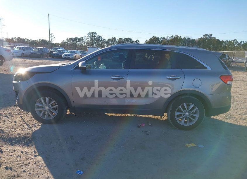 Photo 14 of 2016 Kia Sorento 2.4L LX (VIN 5XYPG4A33GG173042)