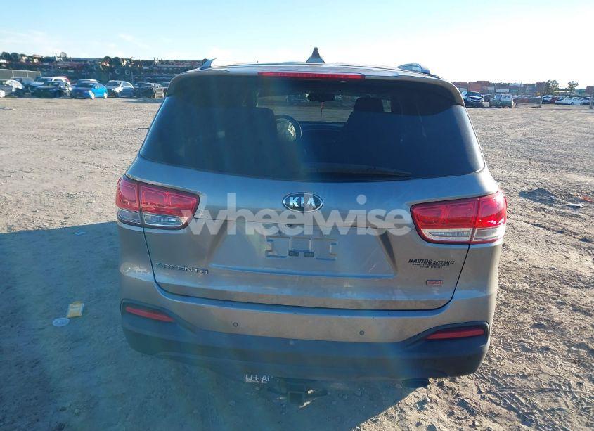 Photo 16 of 2016 Kia Sorento 2.4L LX (VIN 5XYPG4A33GG173042)