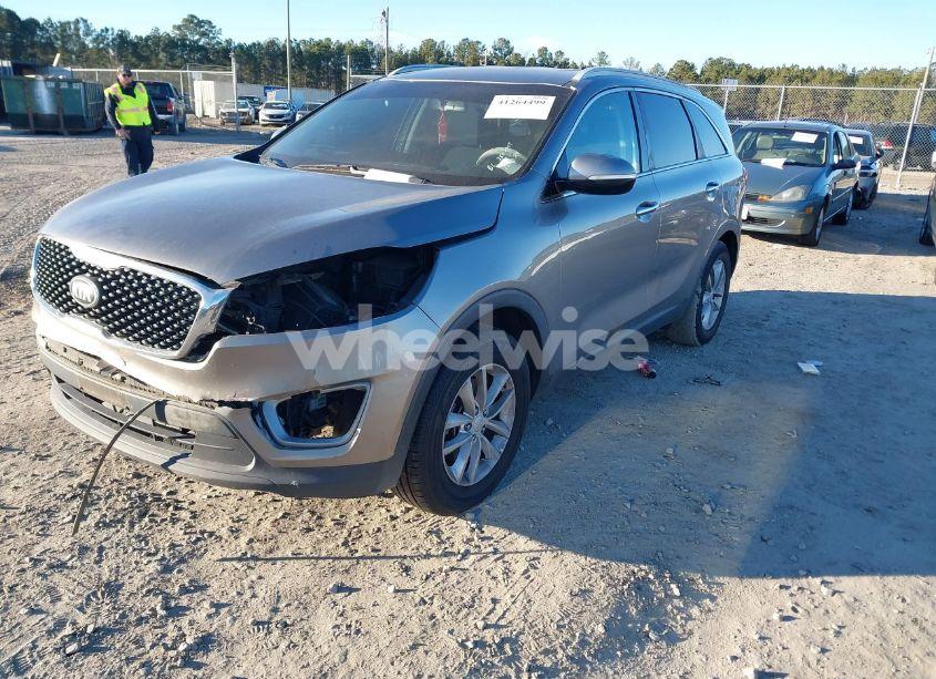 Photo 2 of 2016 Kia Sorento 2.4L LX (VIN 5XYPG4A33GG173042)