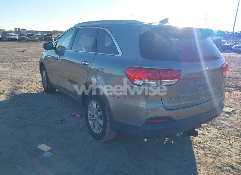 Photo 3 of 2016 Kia Sorento 2.4L LX (VIN 5XYPG4A33GG173042)