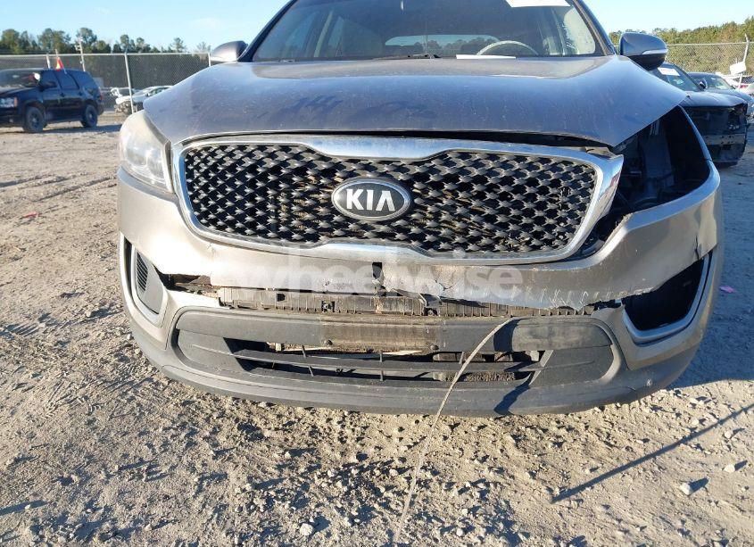 Photo 6 of 2016 Kia Sorento 2.4L LX (VIN 5XYPG4A33GG173042)