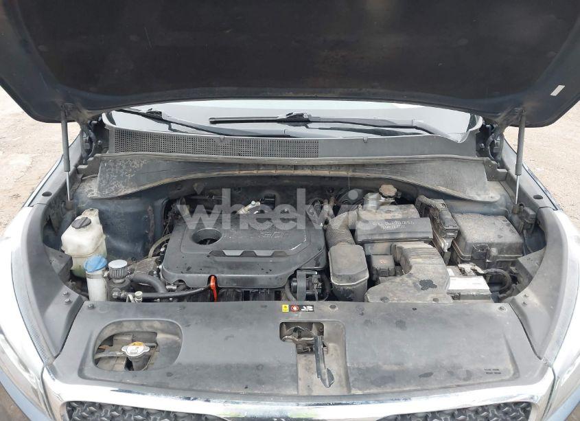 Photo 10 of 2016 Kia Sorento 2.4L LX (VIN 5XYPG4A33GG181822)