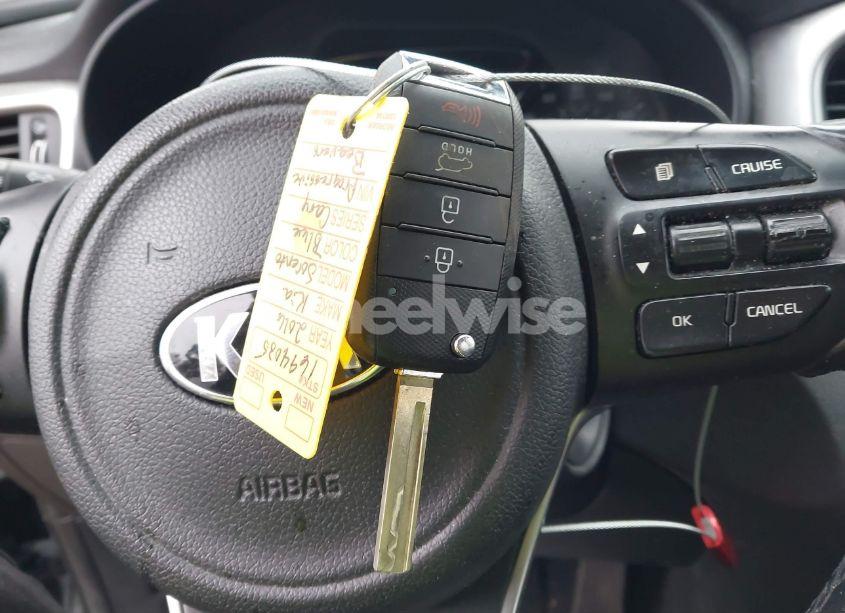 Photo 11 of 2016 Kia Sorento 2.4L LX (VIN 5XYPG4A33GG181822)