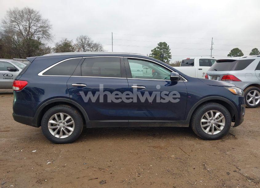 Photo 13 of 2016 Kia Sorento 2.4L LX (VIN 5XYPG4A33GG181822)