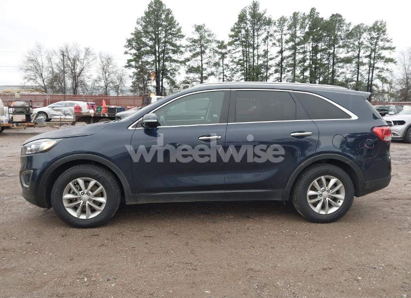 Photo 14 of 2016 Kia Sorento 2.4L LX (VIN 5XYPG4A33GG181822)