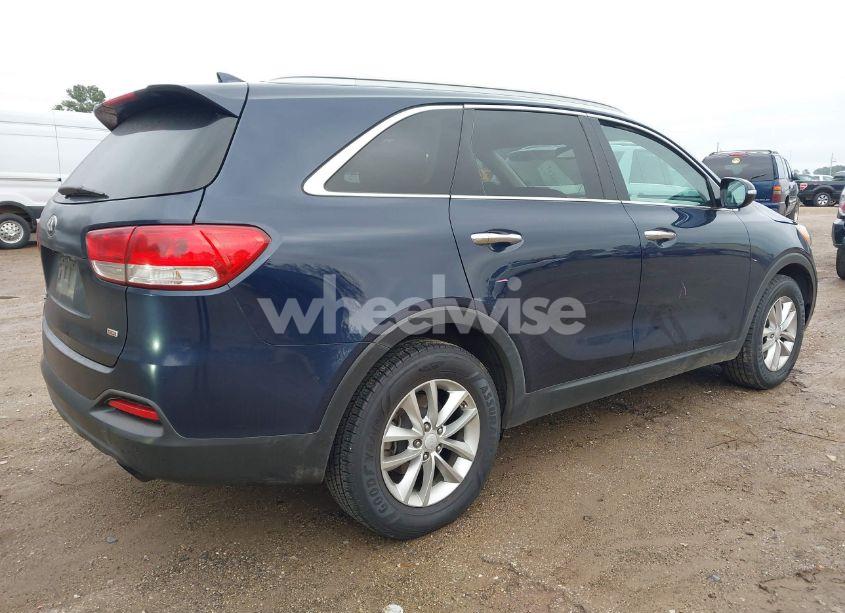 Photo 4 of 2016 Kia Sorento 2.4L LX (VIN 5XYPG4A33GG181822)
