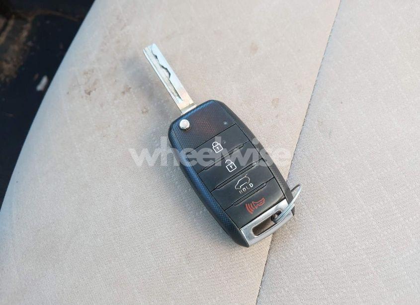 Photo 11 of 2016 Kia Sorento 2.4L LX (VIN 5XYPG4A33GG184946)