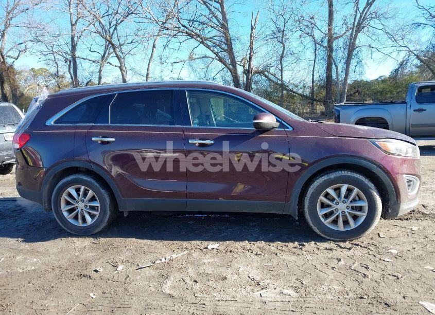 Photo 13 of 2016 Kia Sorento 2.4L LX (VIN 5XYPG4A33GG184946)