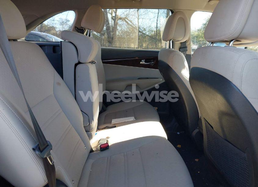 Photo 8 of 2016 Kia Sorento 2.4L LX (VIN 5XYPG4A33GG184946)