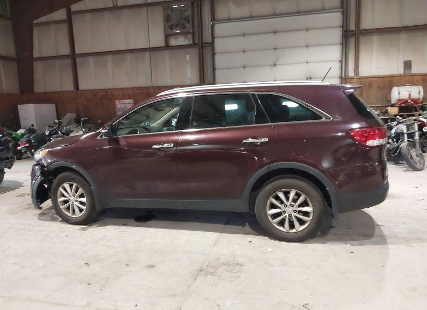 Photo 14 of 2017 Kia Sorento 2.4L LX (VIN 5XYPG4A33HG202797)