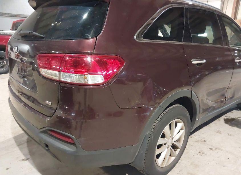 Photo 18 of 2017 Kia Sorento 2.4L LX (VIN 5XYPG4A33HG202797)
