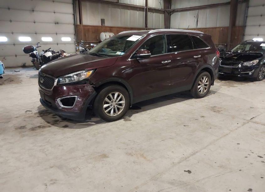 Photo 2 of 2017 Kia Sorento 2.4L LX (VIN 5XYPG4A33HG202797)