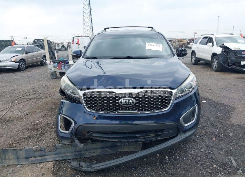 Photo 12 of 2017 Kia Sorento 2.4L LX (VIN 5XYPG4A33HG205652)