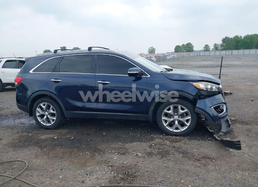 Photo 13 of 2017 Kia Sorento 2.4L LX (VIN 5XYPG4A33HG205652)