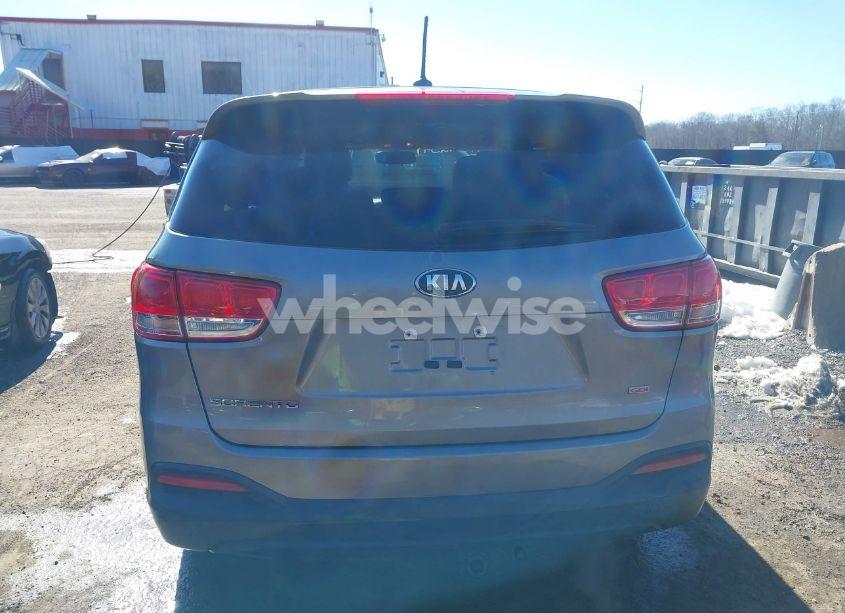 Photo 16 of 2017 Kia Sorento 2.4L L (VIN 5XYPG4A33HG209703)