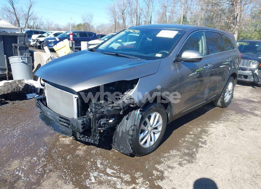 Photo 2 of 2017 Kia Sorento 2.4L L (VIN 5XYPG4A33HG209703)