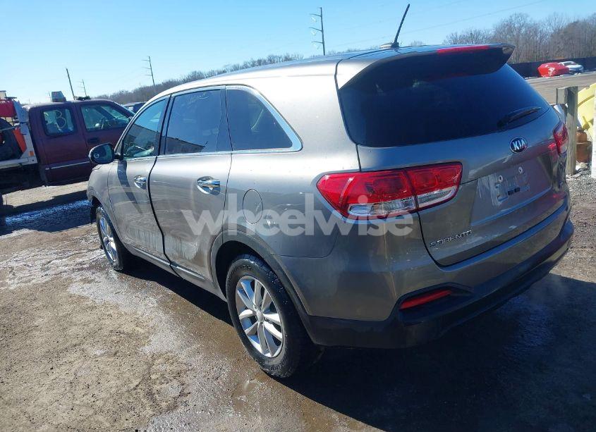 Photo 3 of 2017 Kia Sorento 2.4L L (VIN 5XYPG4A33HG209703)