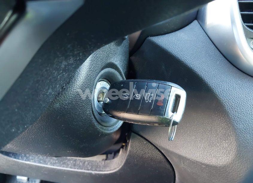 Photo 11 of 2017 Kia Sorento 2.4L LX (VIN 5XYPG4A33HG214030)