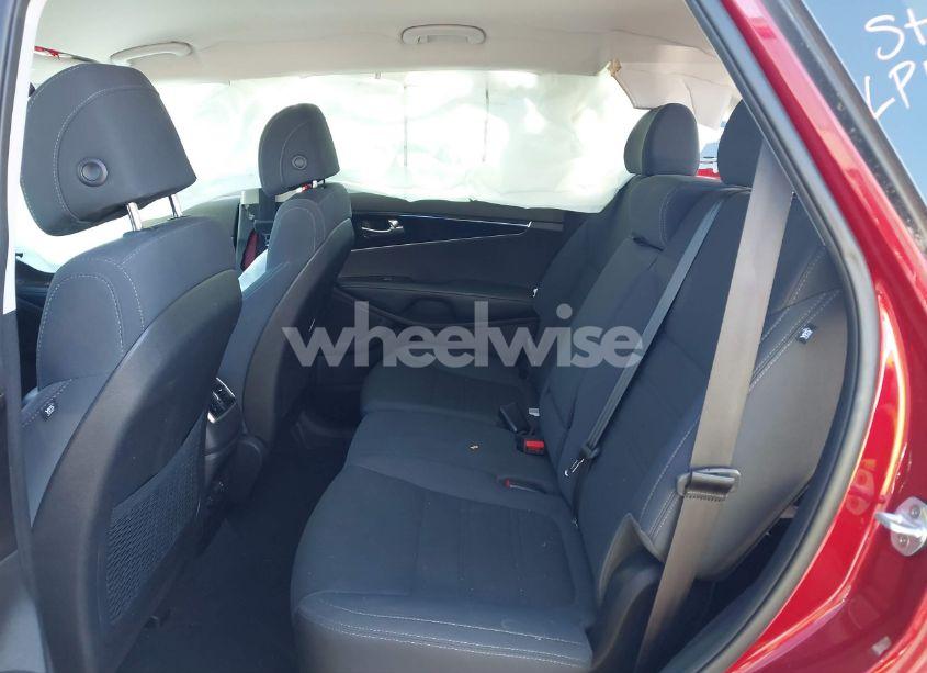 Photo 8 of 2017 Kia Sorento 2.4L LX (VIN 5XYPG4A33HG214030)