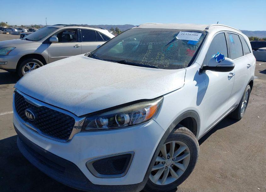 Photo 2 of 2017 Kia Sorento 2.4L LX (VIN 5XYPG4A33HG237789)