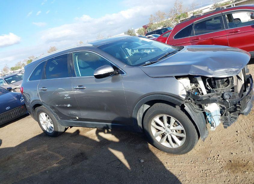 Photo 14 of 2017 Kia Sorento 2.4L LX (VIN 5XYPG4A33HG238649)