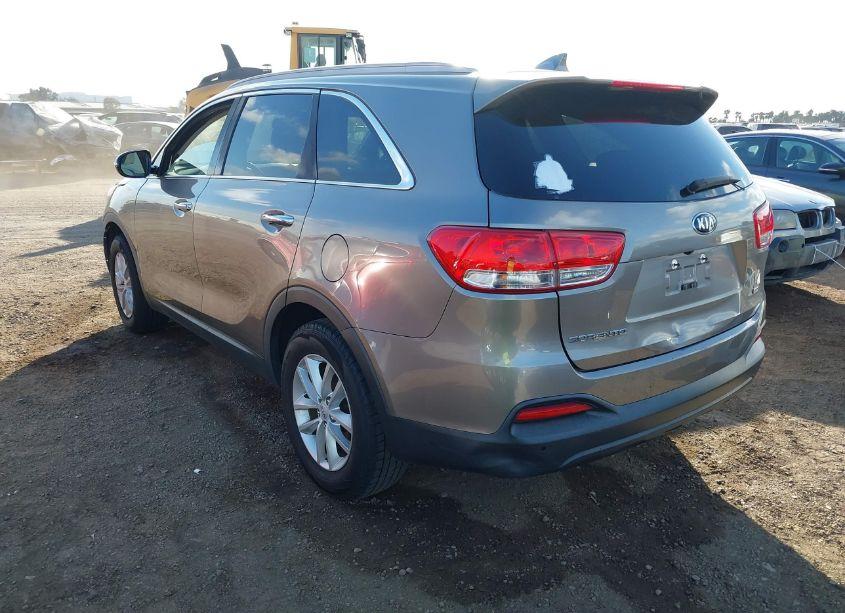 Photo 3 of 2017 Kia Sorento 2.4L LX (VIN 5XYPG4A33HG238649)