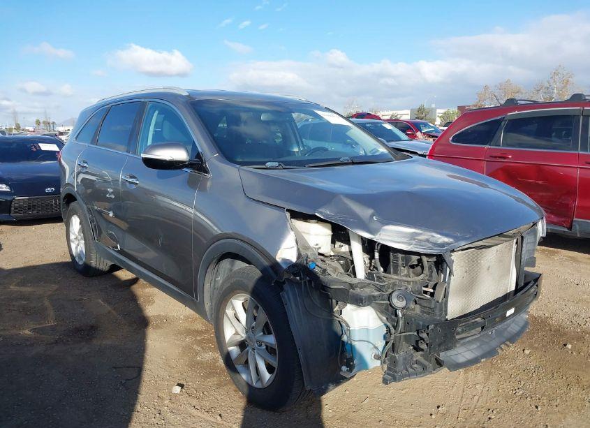 Photo 6 of 2017 Kia Sorento 2.4L LX (VIN 5XYPG4A33HG238649)