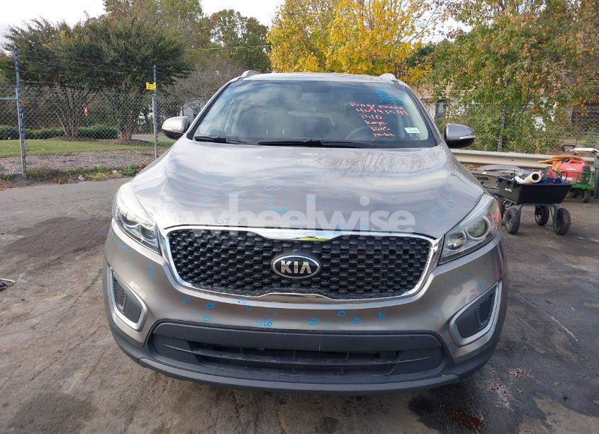 Photo 13 of 2017 Kia Sorento 2.4L LX (VIN 5XYPG4A33HG265382)