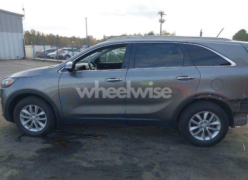 Photo 15 of 2017 Kia Sorento 2.4L LX (VIN 5XYPG4A33HG265382)