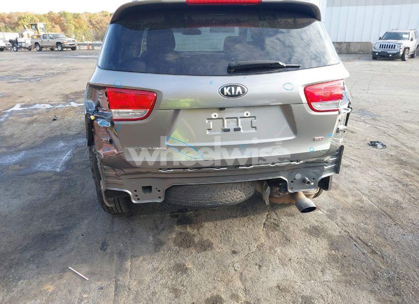 Photo 6 of 2017 Kia Sorento 2.4L LX (VIN 5XYPG4A33HG265382)