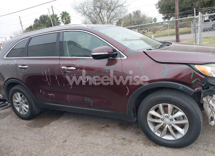 Photo 14 of 2017 Kia Sorento 2.4L LX (VIN 5XYPG4A33HG267827)