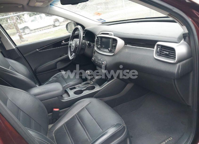 Photo 5 of 2017 Kia Sorento 2.4L LX (VIN 5XYPG4A33HG267827)