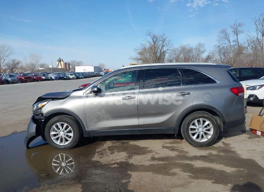Photo 14 of 2017 Kia Sorento 2.4L LX (VIN 5XYPG4A33HG268167)