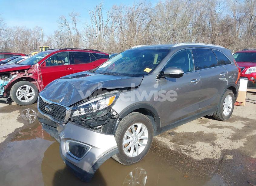Photo 2 of 2017 Kia Sorento 2.4L LX (VIN 5XYPG4A33HG268167)