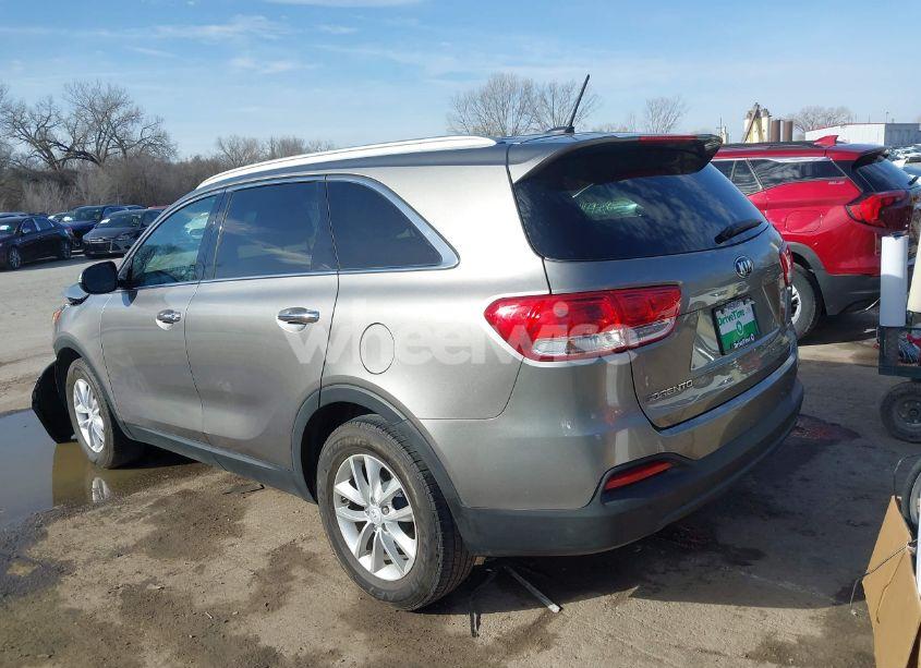 Photo 3 of 2017 Kia Sorento 2.4L LX (VIN 5XYPG4A33HG268167)