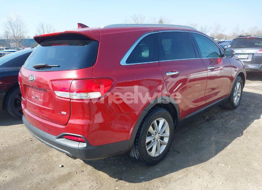 Photo 4 of 2017 Kia Sorento 2.4L LX (VIN 5XYPG4A33HG284949)