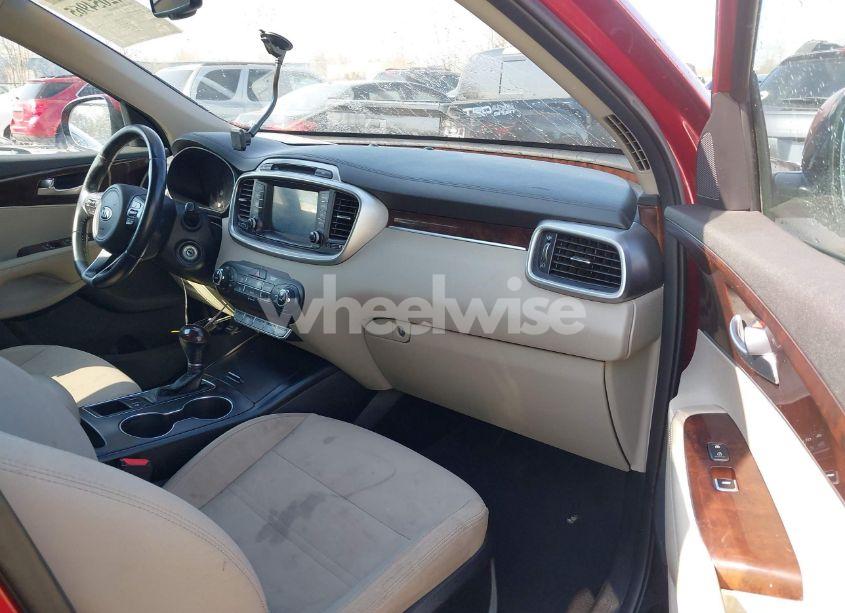 Photo 5 of 2017 Kia Sorento 2.4L LX (VIN 5XYPG4A33HG284949)